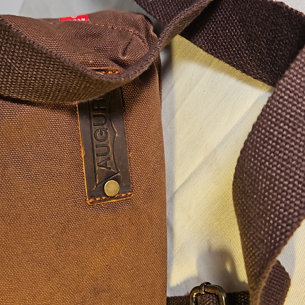 Augur Rustic Messenger Bag me - Picture 2 of 6